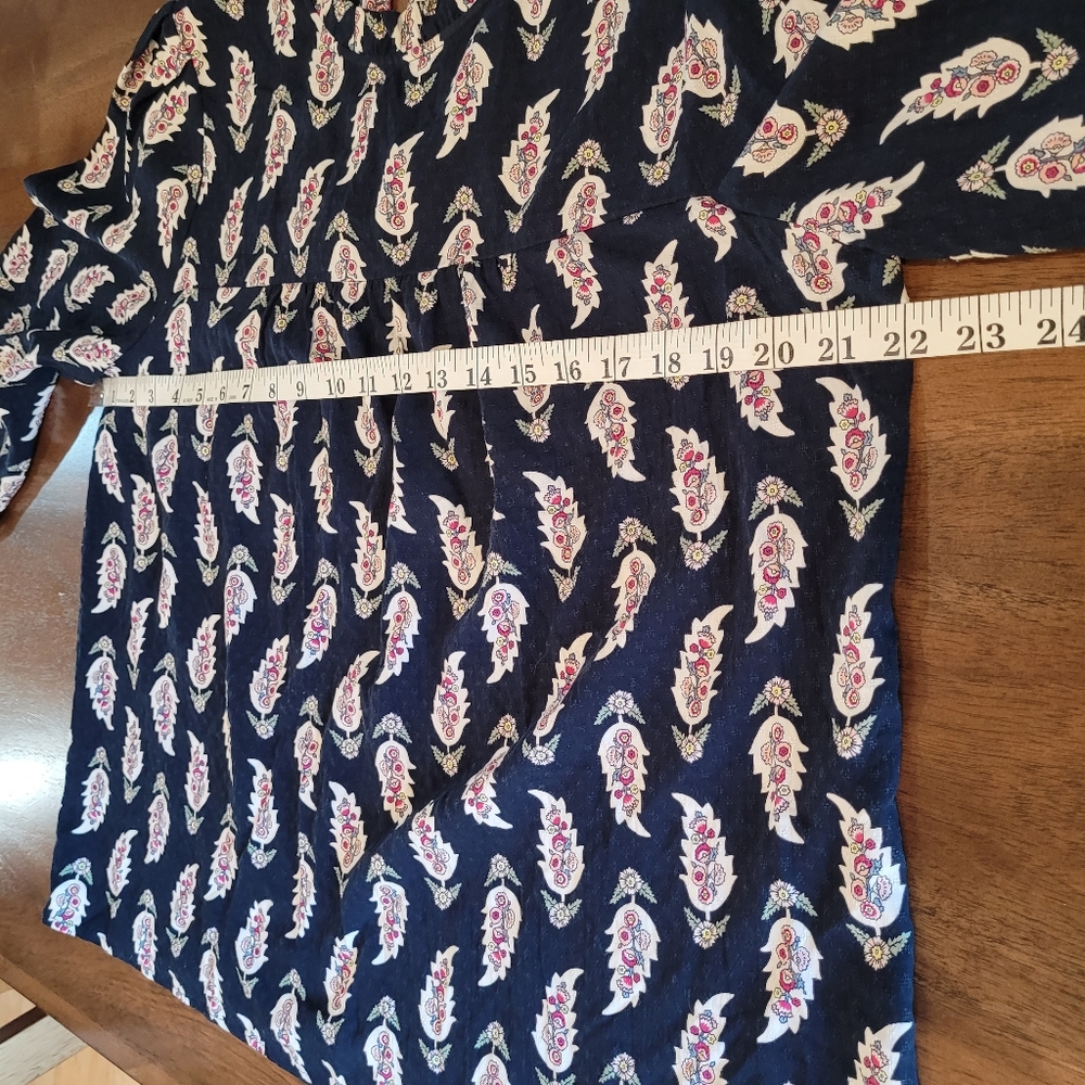 Loft size Large long sleeve navy blue pink paisley flower ladies blouse. - Picture 10 of 14